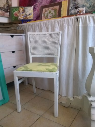 Stuhl im Shabby Chic